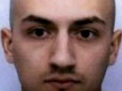 De geradicaliseerde Fransman Samy Amimour nam deel aan de aanslag in de concertzaal Bataclan alvorens er zich op te blazen. Zijn weduwe is apetrots op hem, zo blijkt uit e-mails die ze naar een vriendin stuurde.