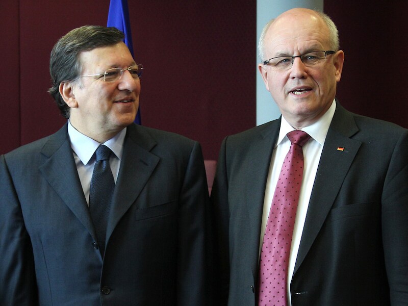 Volker Kauder (r.) met voorzitter van de Europese Commissie Jose Manuel Barroso (l.).