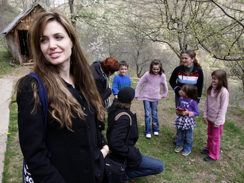 Twee jaar geleden bezocht Angelina Jolie als VN-ambassadrice moslimvluchtelingen in Bosnië.