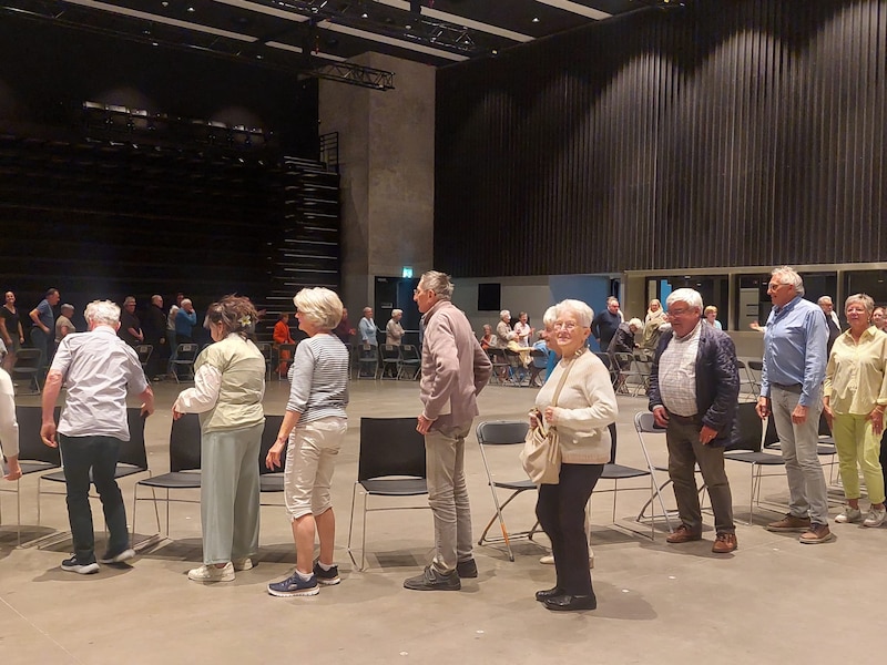 Themabeeld - stoelendans 