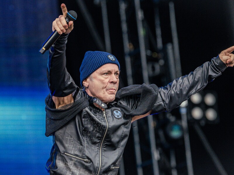 Dit is duivel-doet-al Bruce Dickinson (66), frontman van Iron Maiden: “Het leven is te kort om dingen te doen waar je niet van houdt”