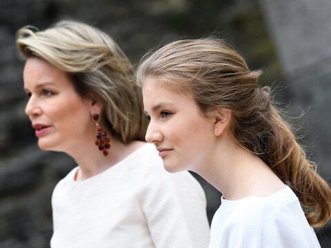 Koningin Mathilde en prinses Elisabeth.