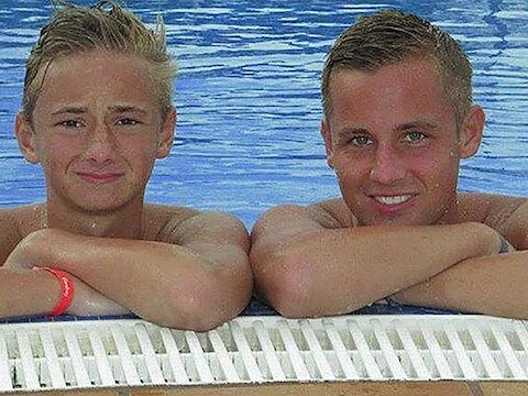 Owen Richards (links) zag hoe zijn broer Joel (rechts) vermoord werd. Daarna hielp hij nog een ander slachtoffer.