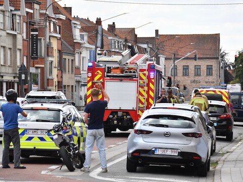 De brandweer rukte uit naar de Guido Gezellelaan in Menen.