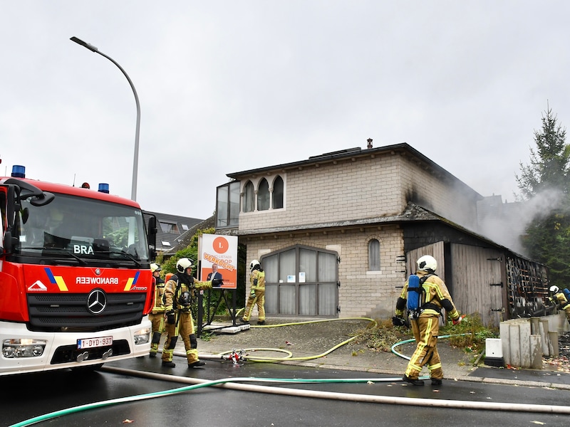 In de Schonekeerstraat in Lauwe woedde een brand in een leegstaande woning.