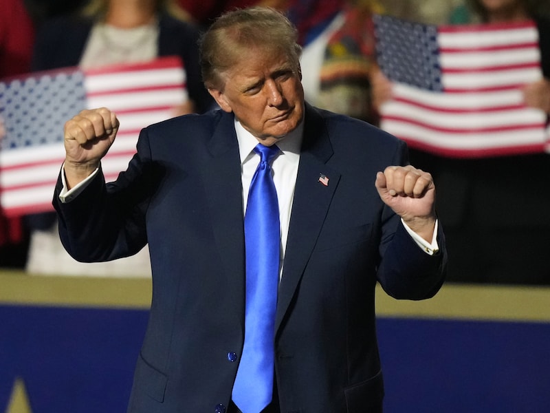 President Donald Trump haalt zijn dansmoves boven na zijn speech