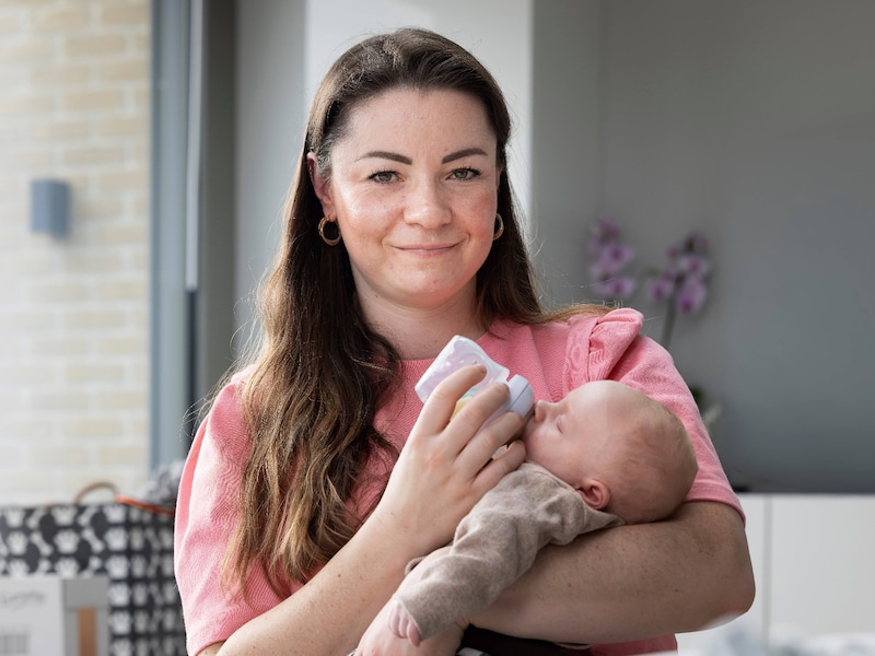 Helena (29) ruilde ziekenhuis in voor thuis- en kraamzorg: “Ik verdien 200 euro minder, maar heb eindelijk rust in mijn hoofd”