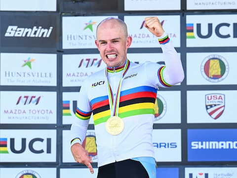 G-wielrenner Tim Celen verlengt wereldtitel op de weg: “Hier was ik echt op gebrand”