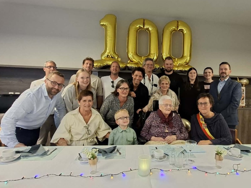 Hilda Van Laere viert haar 100ste verjaardag.