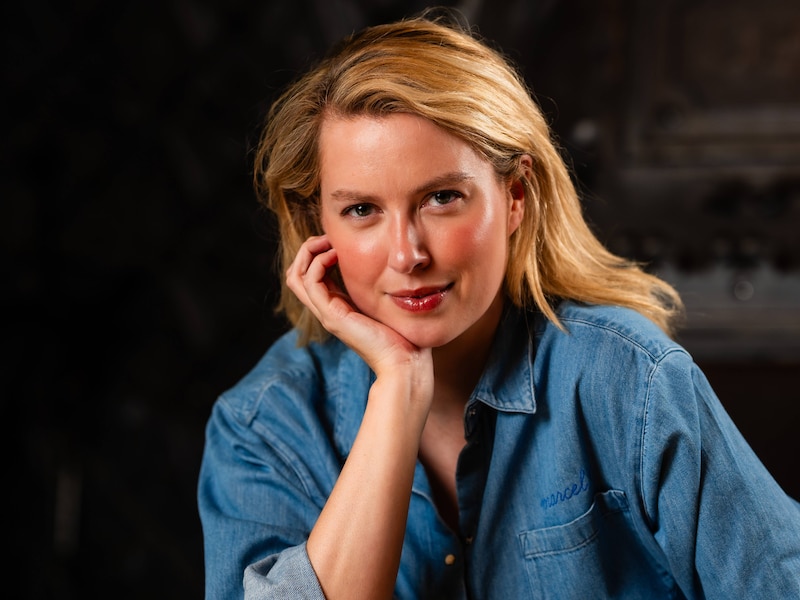 Els van Doesburg over haar eerste momenten met vondeling Nina. “Ze had iets verontschuldigends over zich”