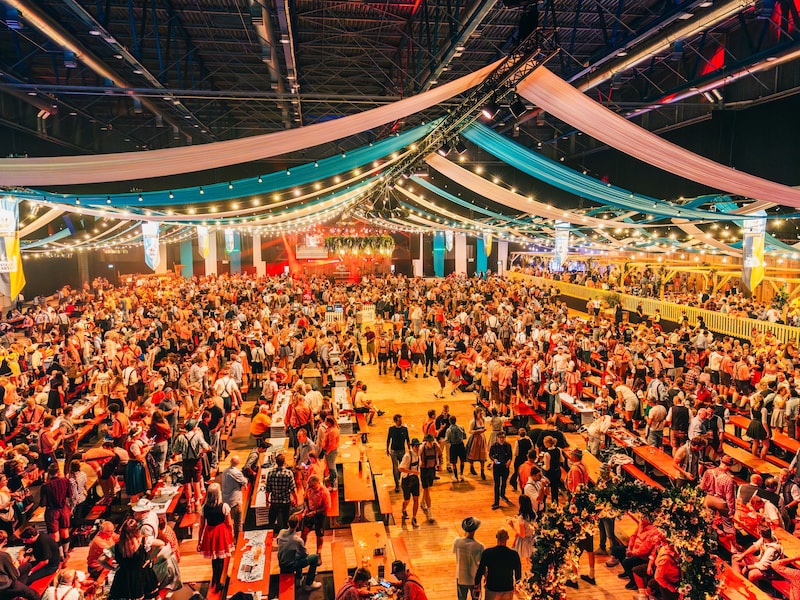 De Leuvense Oktoberfeesten keren terug naar de Brabanthal voor een feestje dat je niet licht zal vergeten.