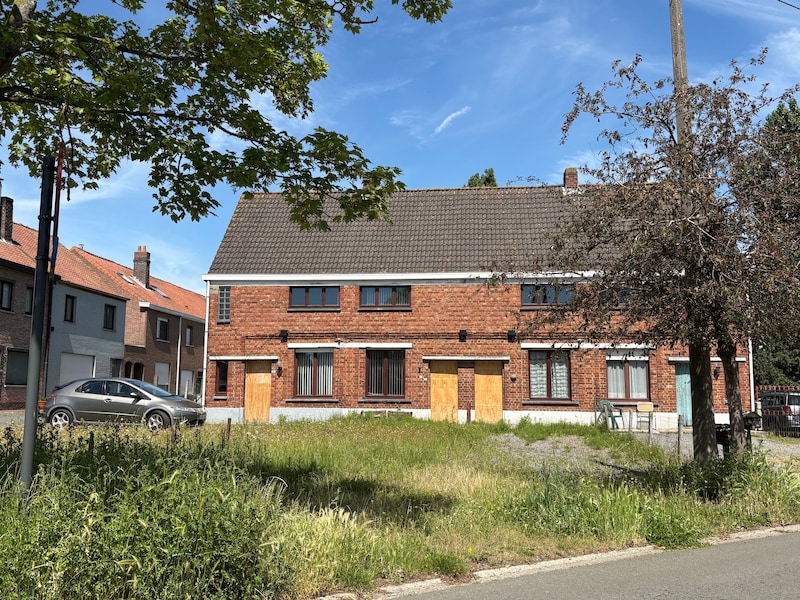 Bewoners uiten bezorgdheid over krakers in OCMW-woning in Olsene: “We vragen meer veiligheid en duidelijke communicatie”