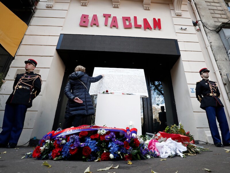 Concertzaal Bataclan bij de herdenking op 13 november 2018 van de aanslag in 2015.