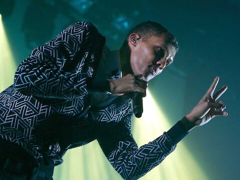 Stromae heeft een geweldig jaar achter de rug en dat vertaalt zich in maar liefst zeven nominaties voor de Vlaamse Music Industry Awards (MIA's).