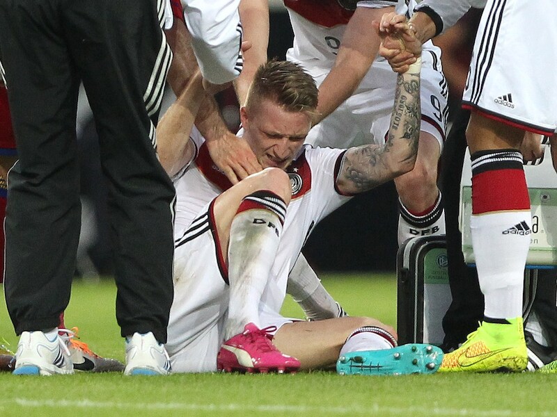 Marco Reus liep een zware enkelblessure op in de oefeninterland tegen Armenië.