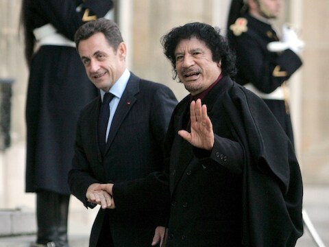 Sarkozy ontving in december 2007 Kadhafi op het Elysée.