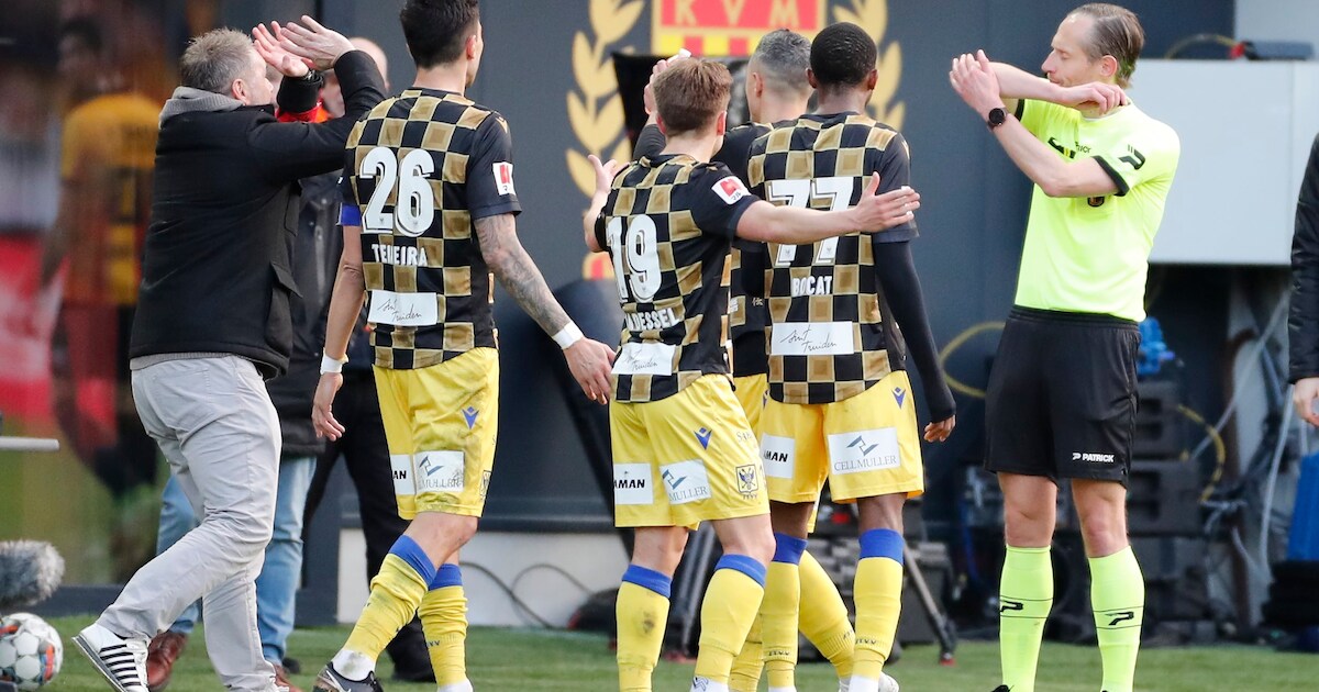 T1 Bernd Hollerbach en STVV verliezen door discutabele strafschop bij ...