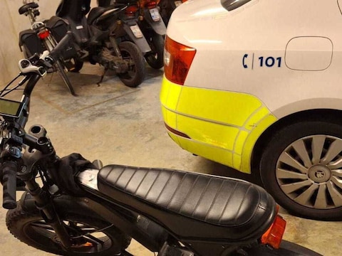 Het wijkteam van Hoboken controleerde zondag 84 jongeren en 24 voertuigen tijdens een actie tegen verschillende vormen van overlast.