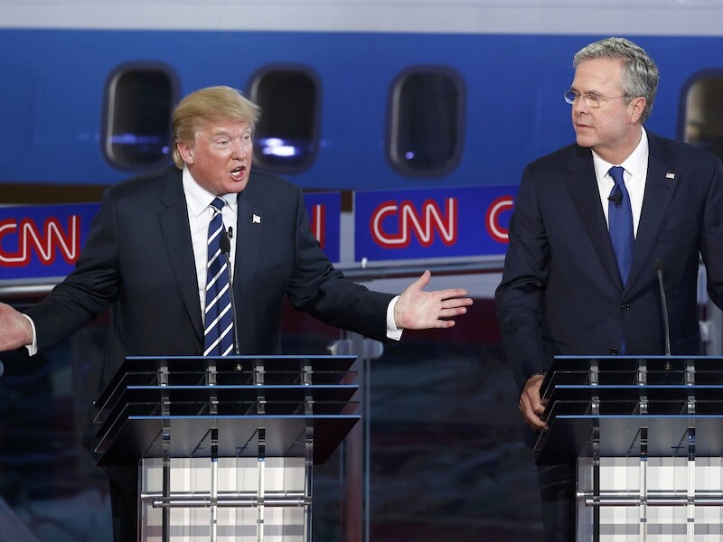 De Republikeinse kandidaten Jeb Bush (rechts) en Donald Trump in het televisiedebat.