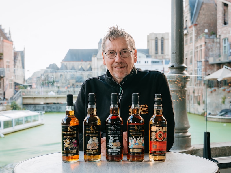 Mario Valcke met zijn selectie aan de Oude Vismijn.