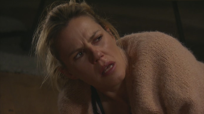 IN BEELD. Ongezien in Vlaamse soap: Stan slaat zijn moeder in elkaar in ' Thuis' | Showbizz | hln.be