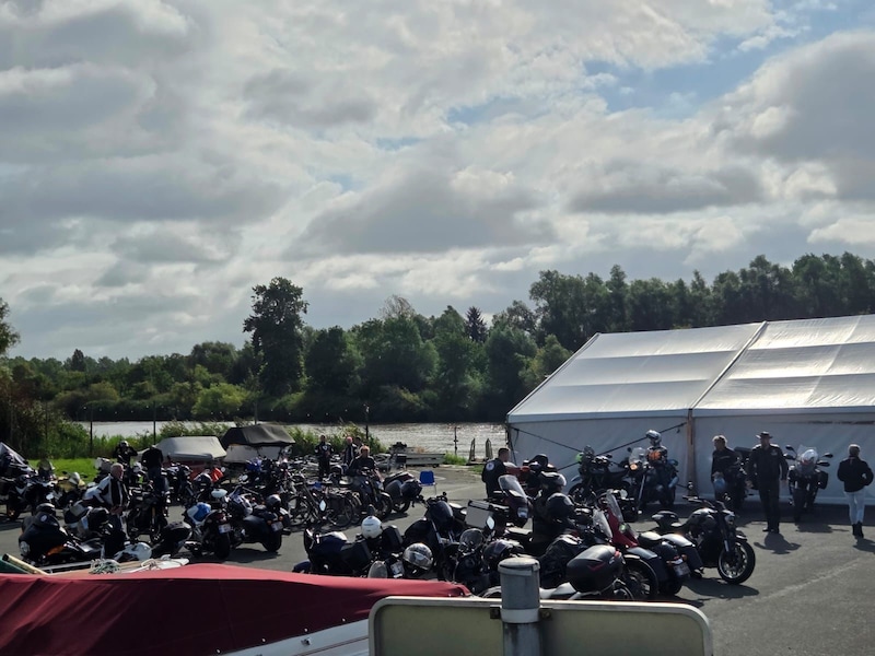 Eerste Vlaamse Motorrit meteen groot succes: 182 deelnemers voor Huizen van Vlaamse Solidariteit