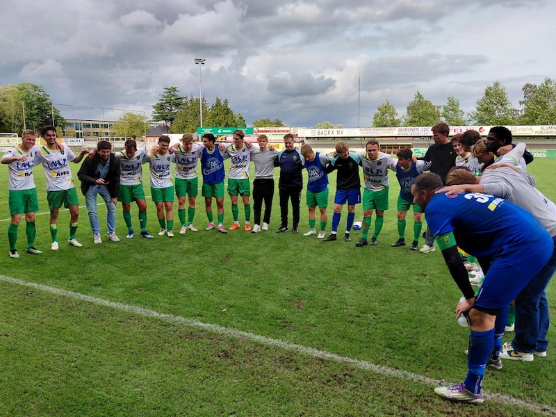 Hans Wynants schenkt tienkoppig Sint-Lenaarts 6 op 6 met winninggoal in blessuretijd: “Ontlading was bijzonder groot”