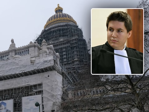 Advocaat Kristof Lauwens (inzet) verdedigt een man die in de Brusselse rechtbank terechtstaat voor de verkrachting van zijn buurvrouw.