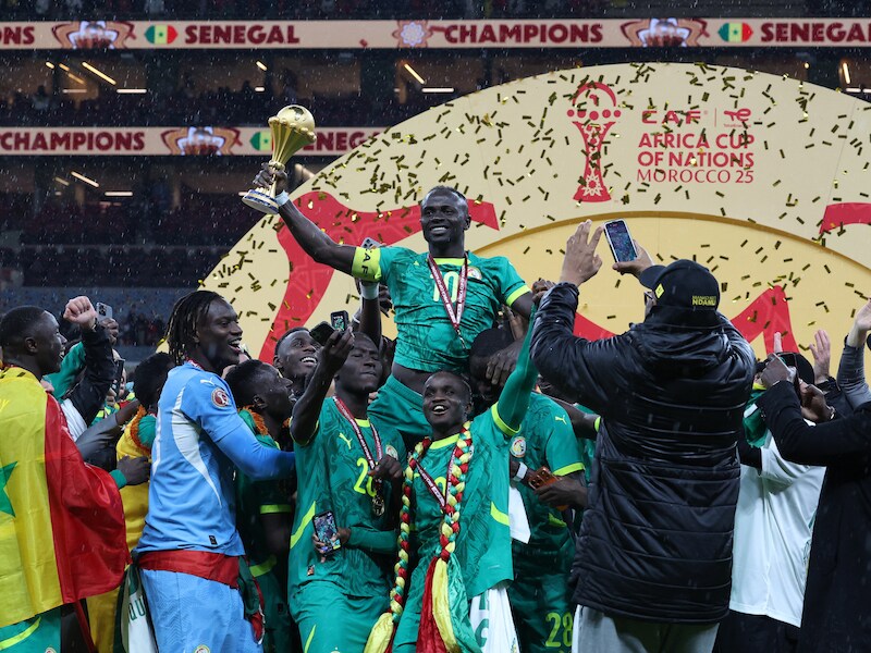 Senegal wint Africa Cup tegen Marokko na waanzinnige wedstrijd vol drama, controverses en zelfs kwartier spelersstaking