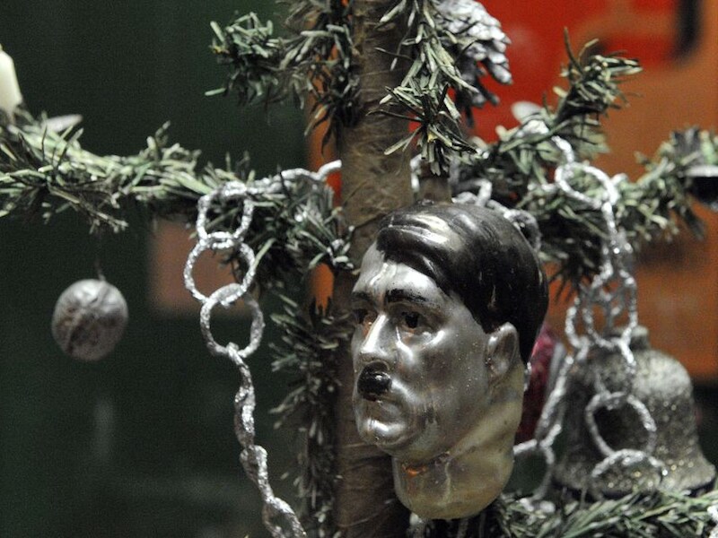 Illustratiefoto: kerstboom met Hitler-decoratie in het Museum der Brotkultur in Ulm.