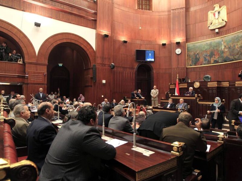 De Egyptische grondwetscommissie tijdens haar vergadering van vandaag.