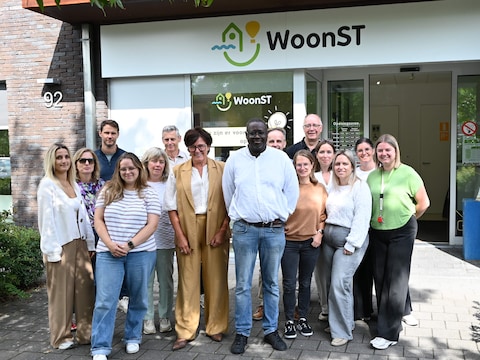 Het team van WoonST stelt de resultaten van het voorbije werkjaar voor