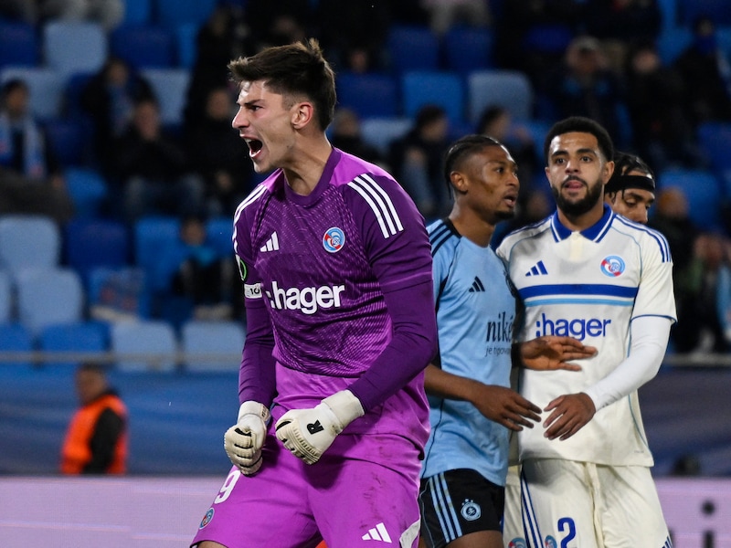 Na zijn twee clean sheets met Jong België treft Mike Penders het grote PSG: “Eentje om naar uit te kijken”