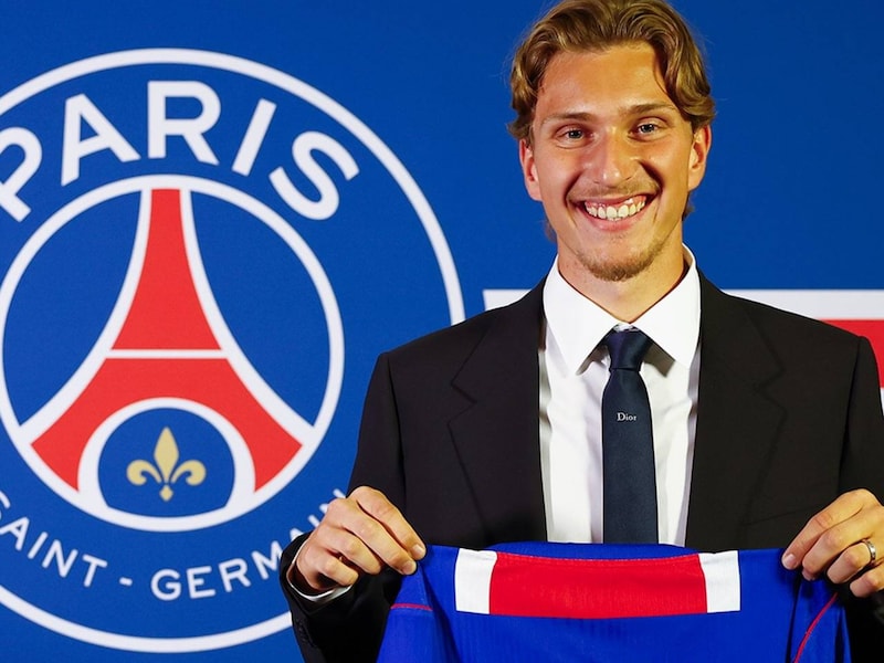 De deal is nu ook officieel rond: Mika Godts verruilt Ajax voor PSG, dat 55 miljoen euro neertelt voor Rode Duivel