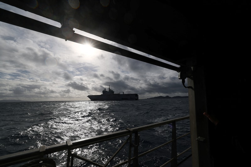 Franse amfibische helikoptervliegdekschip (PHA) Tonnerre tijdens een militaire oefening in de Middellandse Zee, 4 februari. 