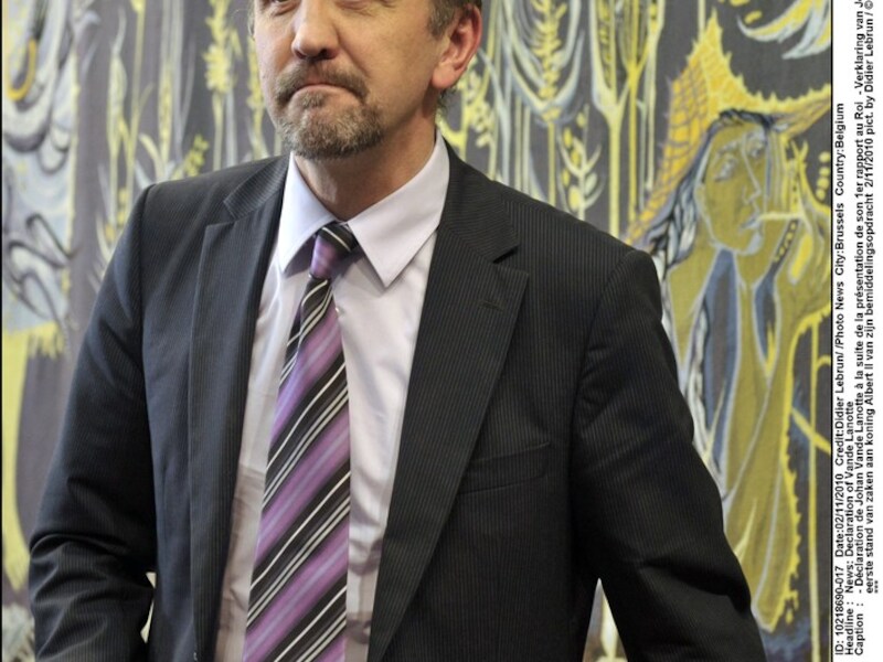 Bemiddelaar Johan Vande Lanotte trekt vanmiddag naar de koning om verslag uit te brengen over zijn bemiddelingsopdracht.
