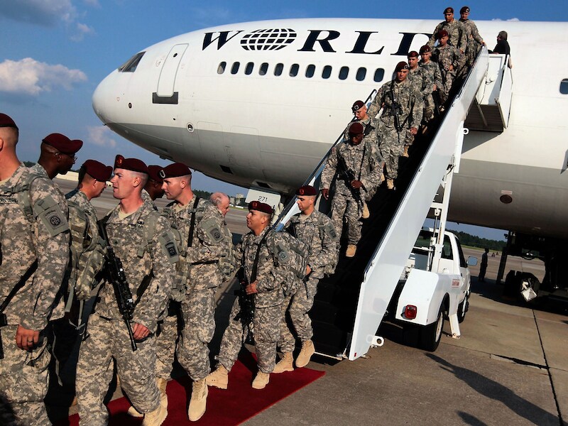 Amerikaanse para's landen op de basis Fort Bragg in North Carolina na vier jaar dienst in Irak. (Archieffoto uit 2010)