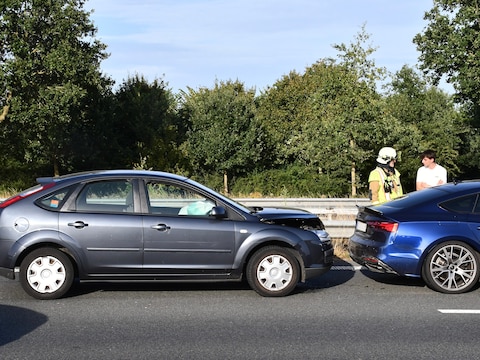 Kop-staartbotsing op de E403 in Lichtervelde, op de grens met Zwevezele.