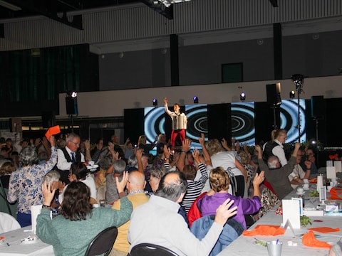 Het seniorenfeest met onder andere optredens van Celien en Jo Vally gaat door in de sporthal van Kampenhout op 24 september.