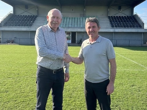 Voorzitter Patrick Walgraeve en trainer David Gevaert gaan de volgende twee seizoenen samenwerken.