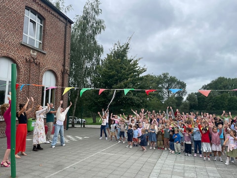 Leerlingen, ouders en leerkrachten kwamen vrijdag samen voor een feestelijk onthaal aan het Sint-Catharinacollege.
