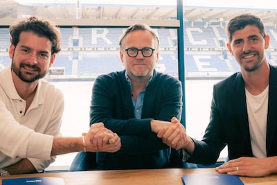 Gonzalo Vila (29), zakenpartner van Courtois, treedt toe tot raad van bestuur: “NXTPLAY komt niet op het Genk-shirt te staan”