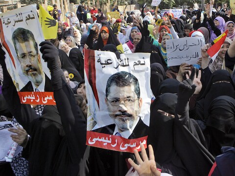 Aanhangers van de afgezette president Mohamed Mursi.