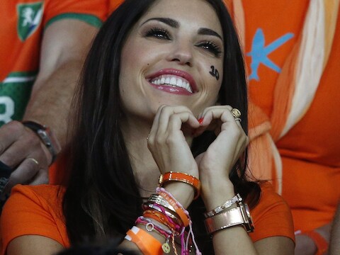 Yolanthe op de tribune voor Wesley.