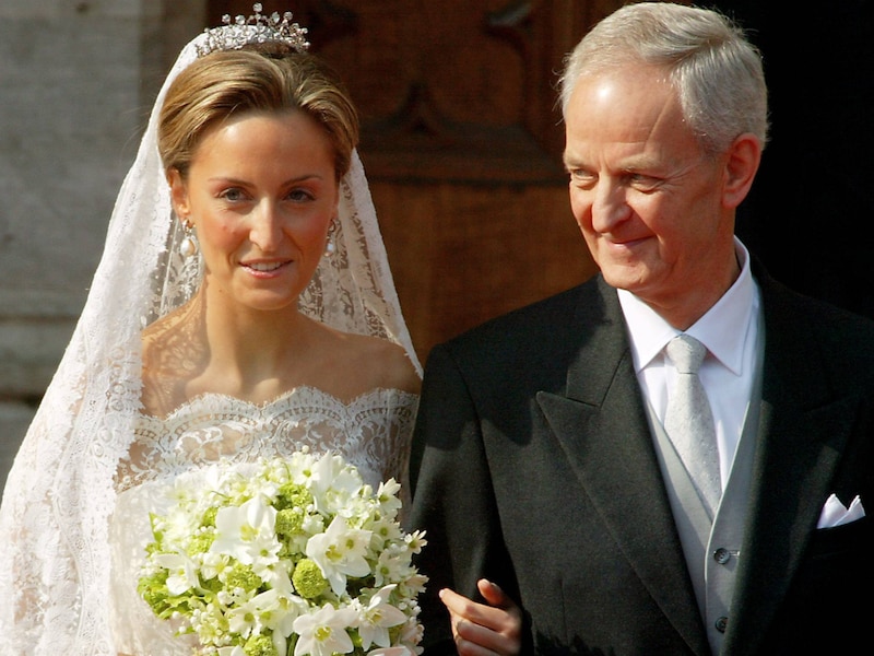 Vader van prinses Claire drie maanden geleden overleden, prins Aymeric deelt pakkend eerbetoon aan opa: “Betekende alles voor me”