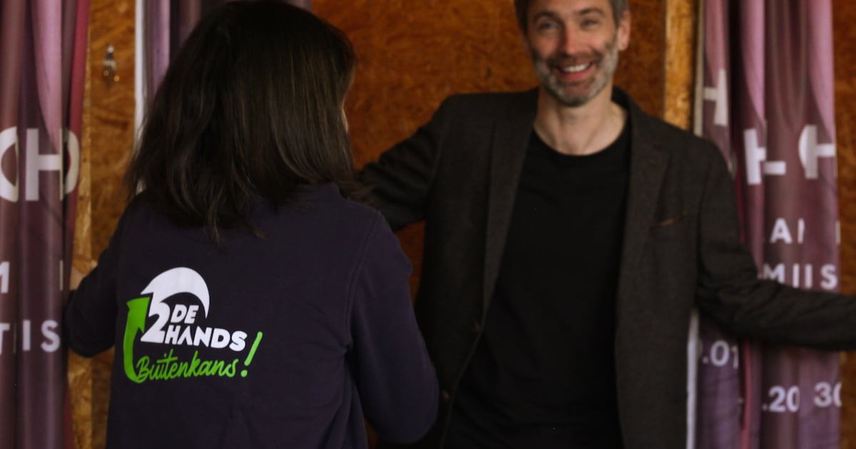 “Gucci en Prada voor een prikje”: Okazi tovert feestkledij van topmerken in de rekken