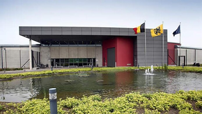 De gevangenis van Hasselt, die een extra beveiligde en afgesloten 'DeRadEx'-afdeling heeft om gevangenen te deradicaliseren.