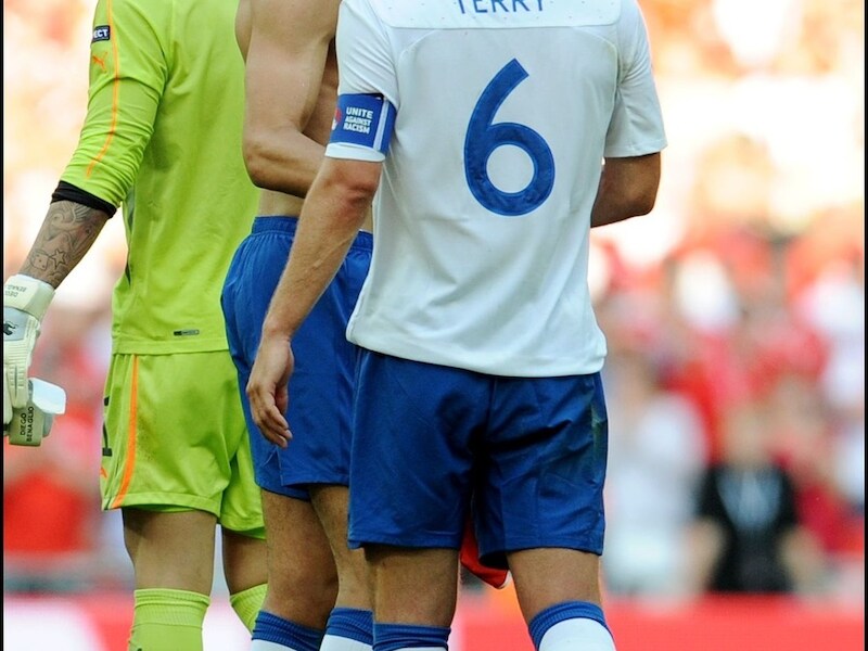 De vermeende racistische uitlatingen van John Terry deden Rio Ferdinand steigeren.