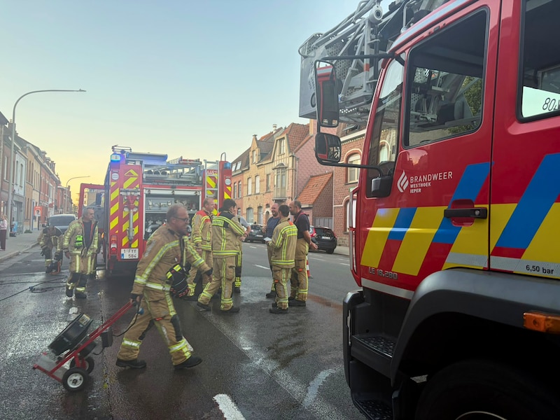 De brandweer kwam maandagavond ter plaatse in de Haiglaan in Ieper.