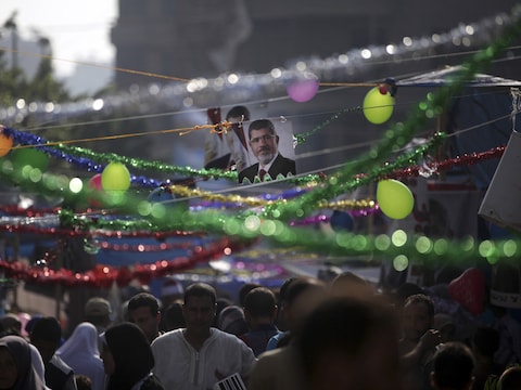 Aanhangers van Mursi vieren het einde van de Ramadan.